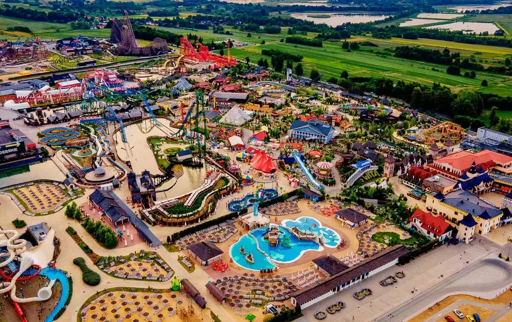 Ile ludzi zatrudnia Energylandia? Poznaj imponujące liczby