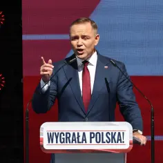 Ile zarabia prezydent Polski? Szeroki przegląd wynagrodzenia i dodatków