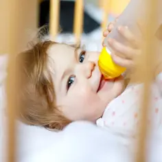 Ile mleka modyfikowanego dla 7-miesięcznego dziecka? Kluczowe informacje!