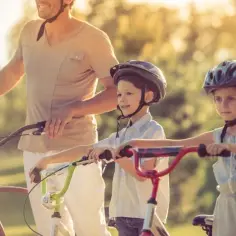 Jakie ochraniacze na rower dla dziecka? Kluczowe informacje i wybór ochrony
