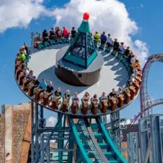 Energylandia ile osób dziennie odwiedza park? Statystyki i trendy.